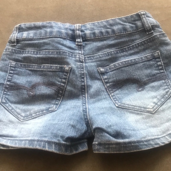 Shiny justice shorts - Picture 3 of 3